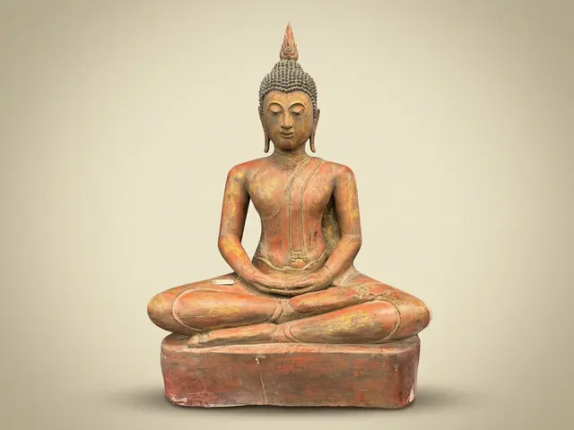 Seated Burmese Buddha in lacquered and gilt wood, 19th century