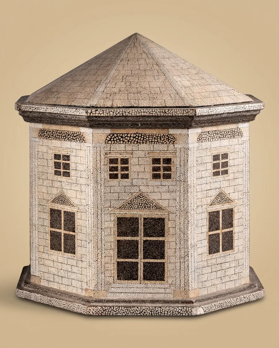 Boîte pavillon en papier mâché et coquille d'œuf, début XXe siècle — papier mâché, coquille d'œuf — XXe siècle