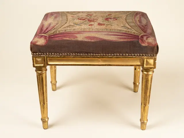 Gilded wooden stool, Louis XVI period