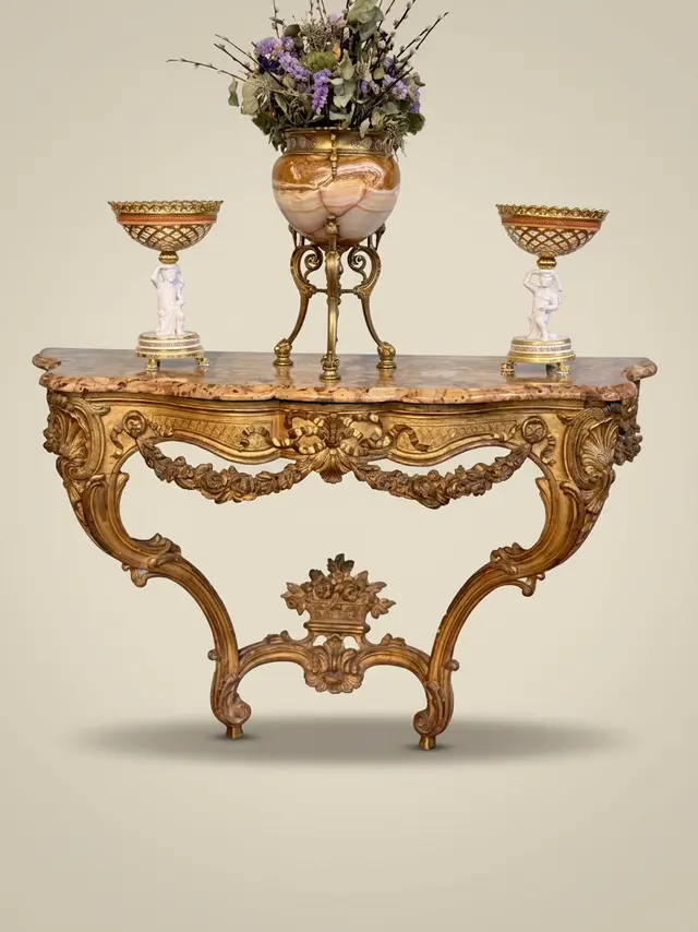 Console en bois sculpté et doré, marbre brèche d'Alep, époque Transition