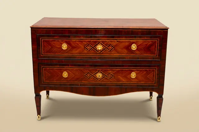 Commode italienne en marqueterie de bois, style Néoclassique, vers 1800