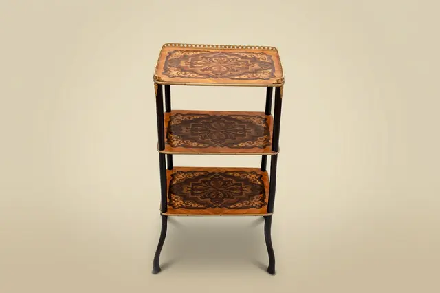 Bijzettafel met drie bladen met marqueterie, Napoleon III-periode