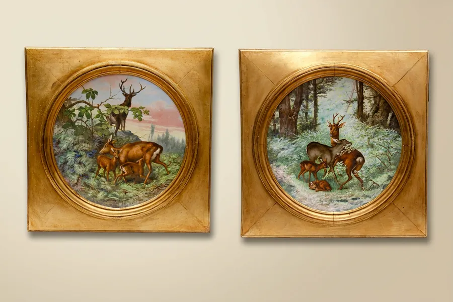 Paar Fayenceplatten von Narcisse Vivien, zweite Hälfte des 19. Jahrhunderts — Narcisse Vivien — Bemalte Fayence, Rahmen aus vergoldetem Mahagoni — 19. Jahrhundert