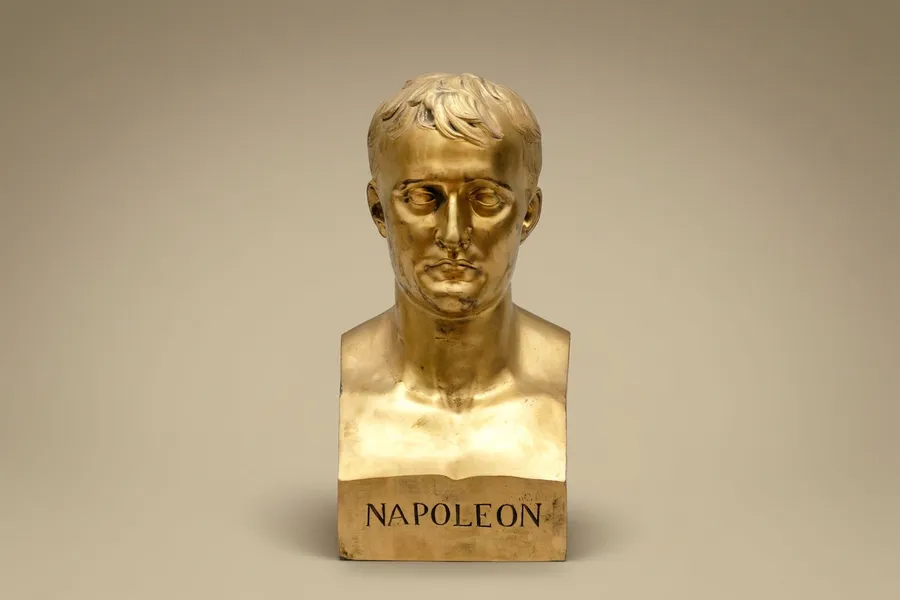 Buste de Napoléon en bronze doré, d'après Chaudet, XIXe siècle — Antoine-Denis Chaudet — Bronze doré — XIXe siècle