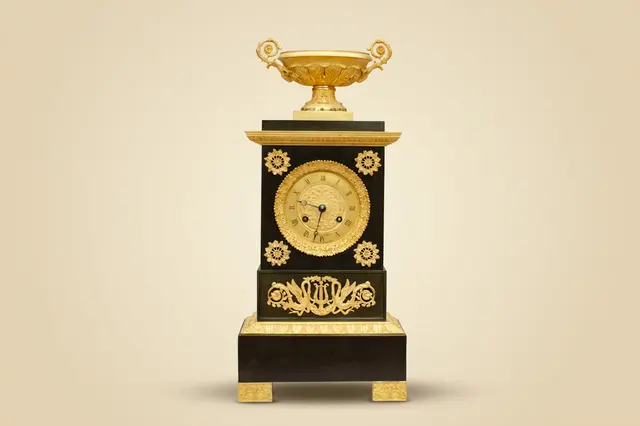 Architectural mantel clock in two-tone patinated bronze, by Charles Prosper Leroy, circa 1810-1830